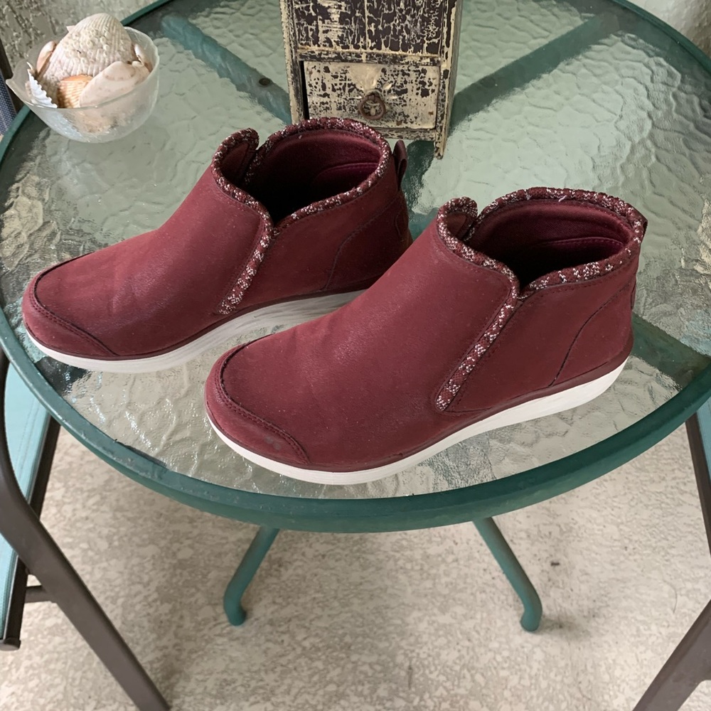 Ryka burgundy shooties